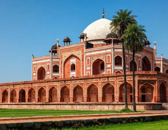 Majestic Heritage & Sacred Pilgrimage: North India Tour - India