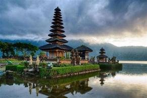 Ulun Danu Temple, Bali